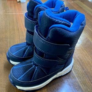 Carters snow boots size 8 toddler
